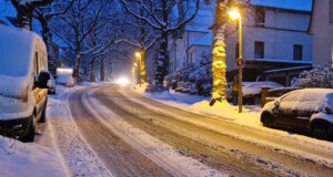 Aufgrund der winterlichen Wetteraussichten starten die Technischen Betriebe Solingen ihre Winterdienst-Rufbereitschaft ab Mittwoch. (Archivfoto: © Bastian Glumm)