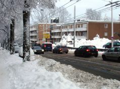 Der DWD warnt vor starkem Schneefall: In der Nacht auf Freitag sollen in Solingen bis zu 20 Zentimeter Neuschnee fallen. Autofahrer sollten sich darauf einstellen. (Archivfoto: B. Glumm)