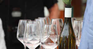 Auf der Düsseldorfer Straße soll Mitte Juni das erste Ohligser Winzerfest stattfinden. (Symbolfoto: © Bastian Glumm)