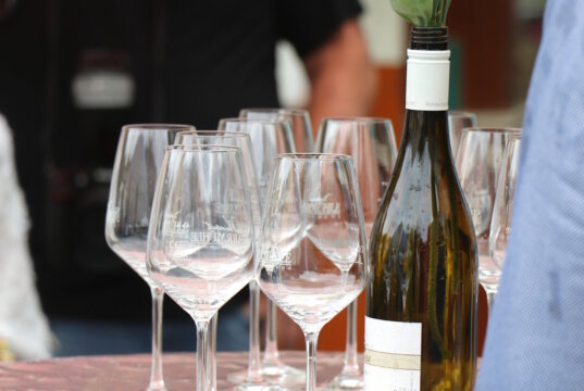 Auf der Düsseldorfer Straße soll Mitte Juni das erste Ohligser Winzerfest stattfinden. (Symbolfoto: © Bastian Glumm)