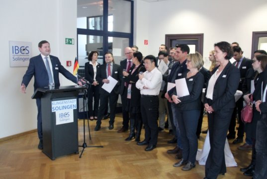 Im Gründer- und Technologiezentrum wurde am Dienstag feierlich das International Business Center Solingen (IBCS) eröffnet. (Foto: © Bastian Glumm)