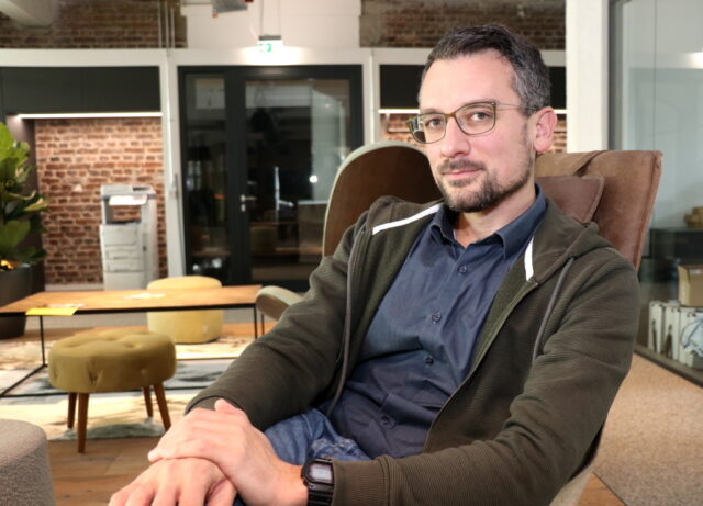 Evgeniy Khavkin ist Technologie-Manager im 3D Startup Campus im Gründer- und Technologiezentrum Solingen. (Foto: © Bastian Glumm)