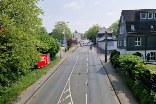 Die Wuppertaler Straße in Gräfrath. (Foto: © Bastian Glumm)