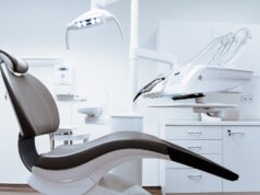 Wir werfen einen Blick auf Zahnärzte in Solingen, die durch ihre Fachkompetenz und ihre engagierte Fürsorge für Patienten überzeugen. (Foto: Pixabay)