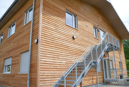 Die Flüchtlingsunterkunft an der Zietenstraße wurde in Holzbauweise errichtet. (Archivfoto: © Martina Hörle)