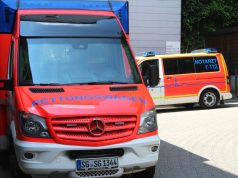 Klinikum Solingen: Rettungswagen und Notarzt vor dem Schockraum der Zentralen Notfallambulanz (ZNA). (Archivfoto: © Bastian Glumm)